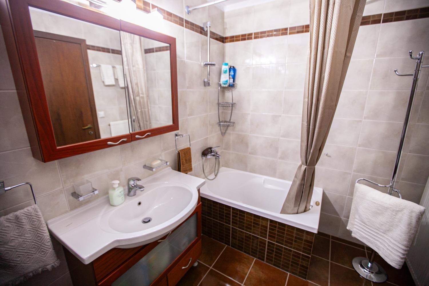 Rodon Apartment With Great View, Sauna And Jacuzzi Litóchoron Ngoại thất bức ảnh